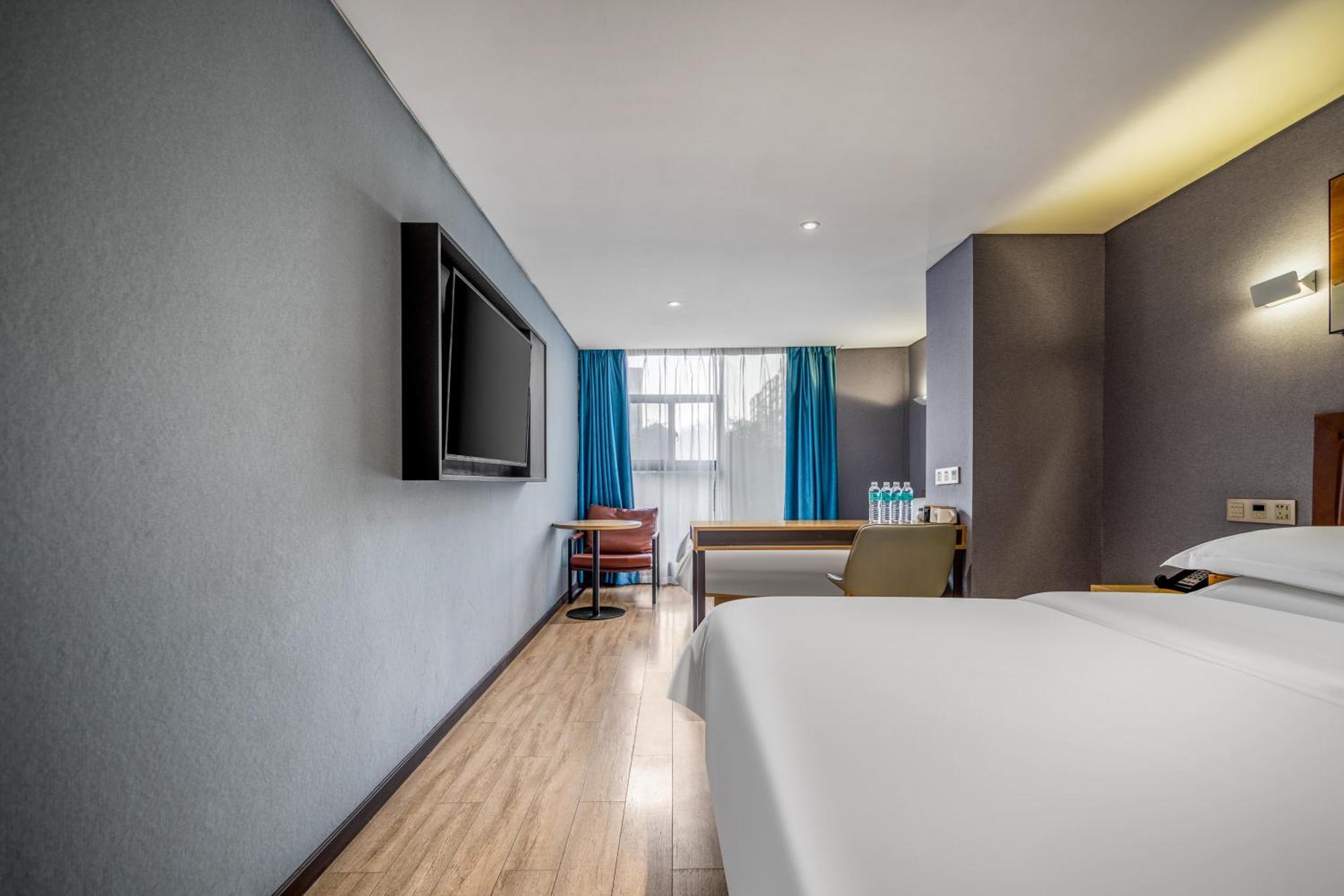 Weiting Light Of Finance And Economics Hotel 3*